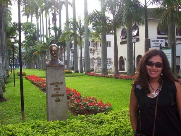 Joinville é um município localizado na região nordeste do estado de Santa Catarina, no Brasil. É a mais populosa cidade do estado, à frente da capital, Florianópolis, distante 180km. 
Joinville ostenta os títulos de “Cidade das Flores”, “Cidade dos Príncipes”, “Cidade das Bicicletas”, “Cidade da Dança” e “Manchester Catarinense”. É ainda, conhecida por sediar o Festival de Dança de Joinville, a Escola do Teatro Bolshoi no Brasil e o Joinville Esporte Clube.